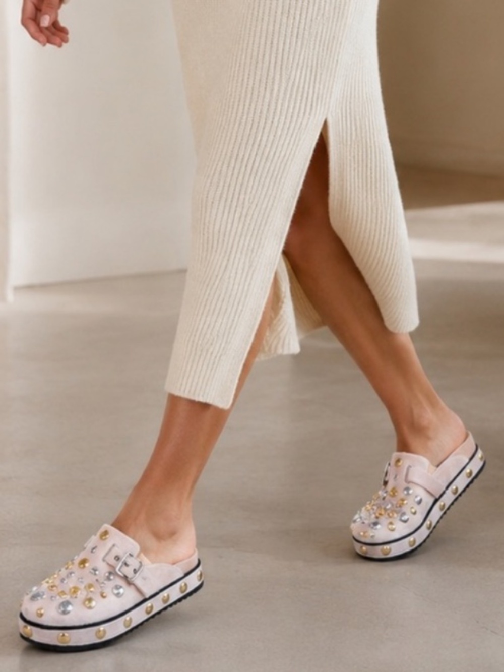 Gianni Bini Women Cream Studded Clog Mule Gold Silver Stud Buckle Size 6.5 NWT